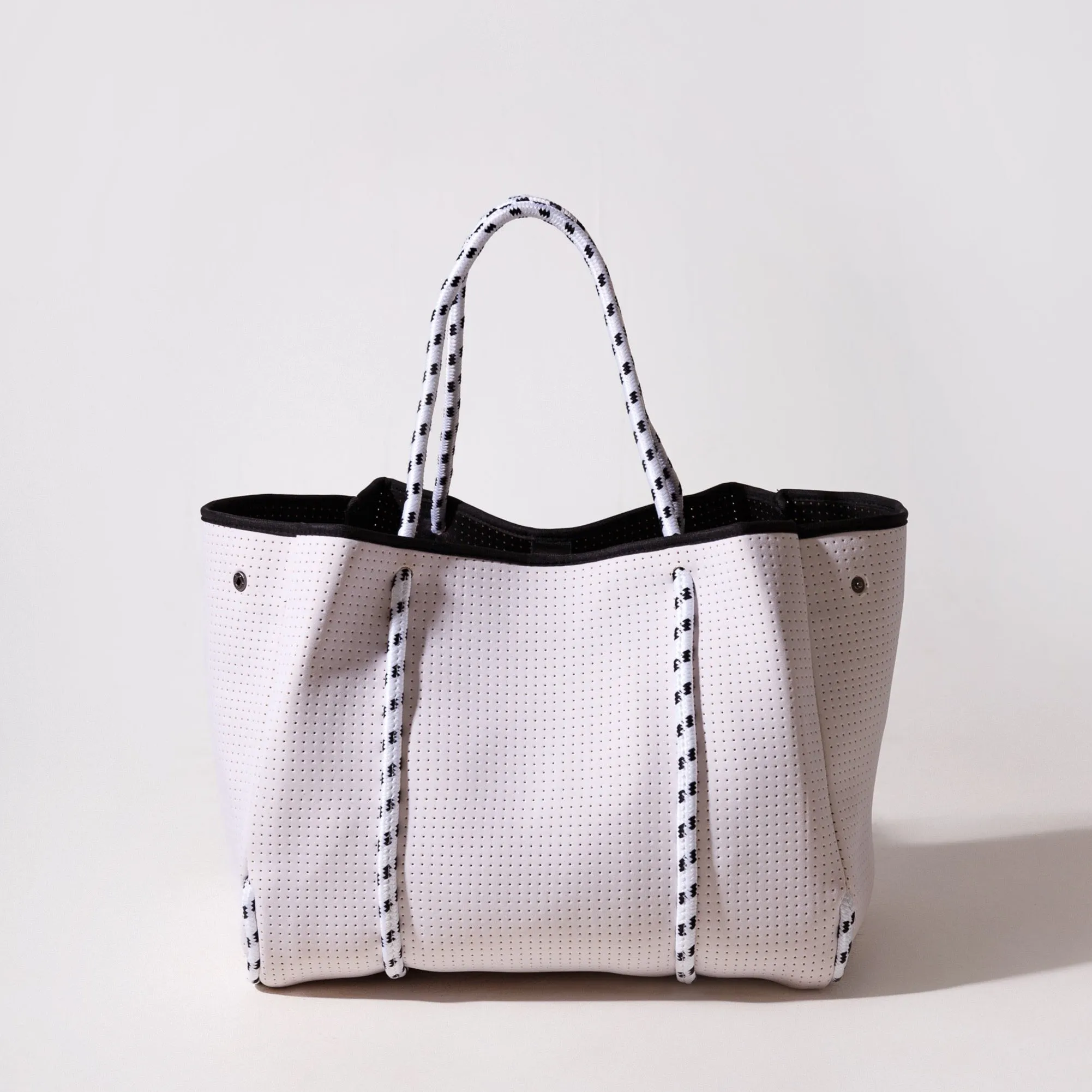 EVERYDAY TOTE FUTURE WHITE