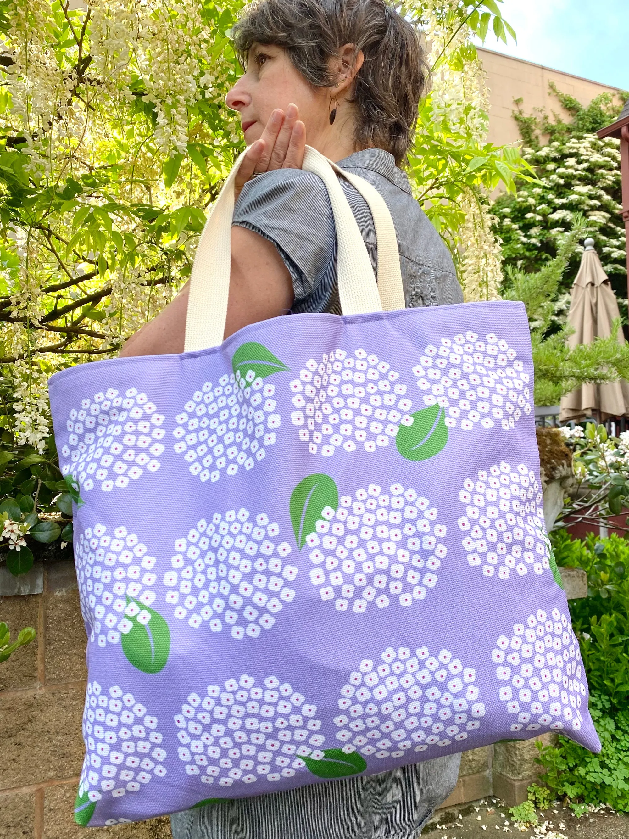 Hydrangeas oversized tote