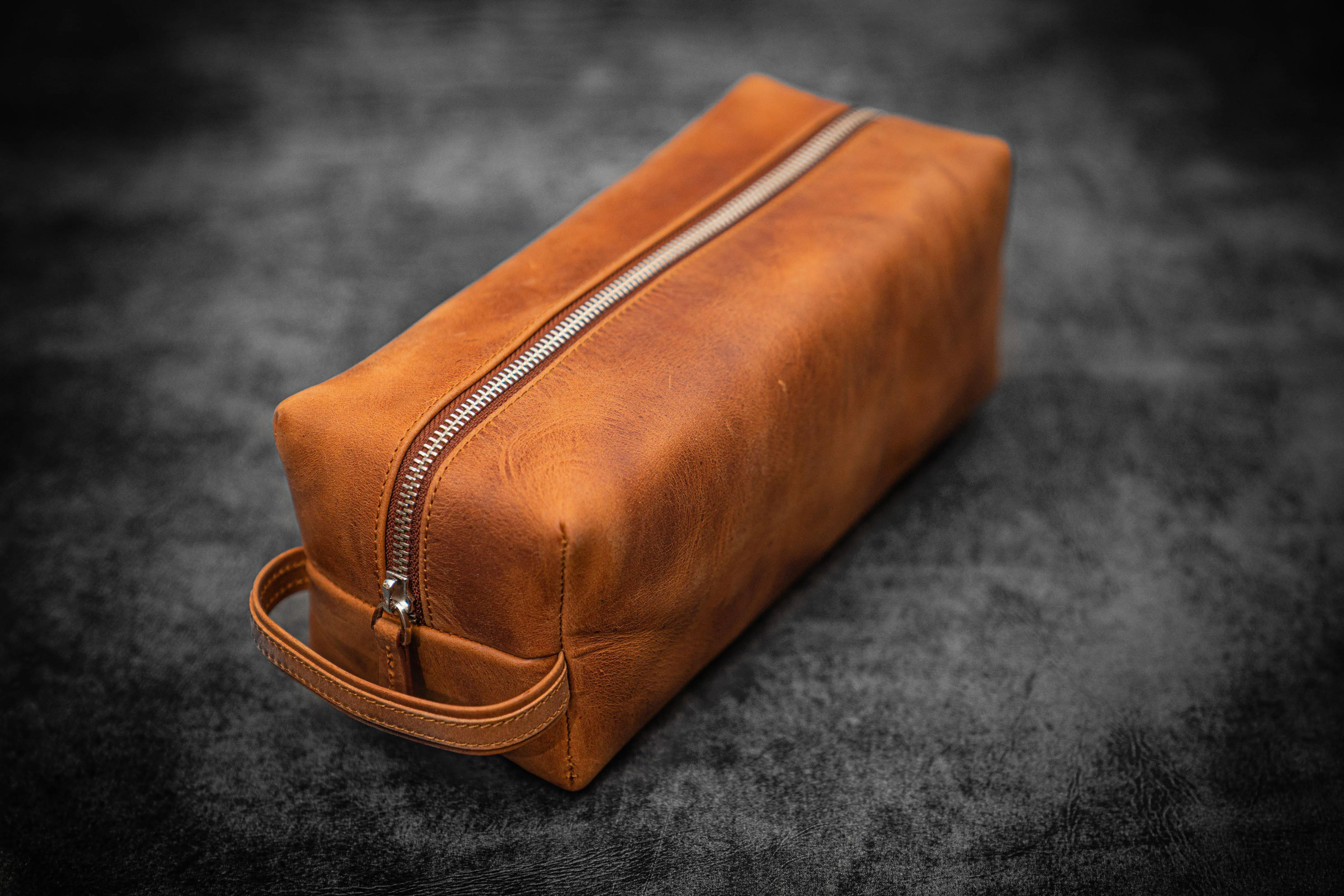 Leather Classic Dopp Kit & Travel Toiletry Bag - Crazy Horse Tan