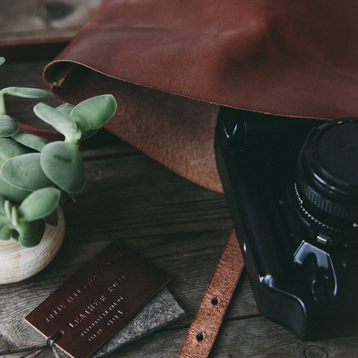 Roam Camera Bag Oak Leather